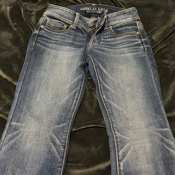 Size 4 American Eagle boot cut jeans - Picture 2 of 3